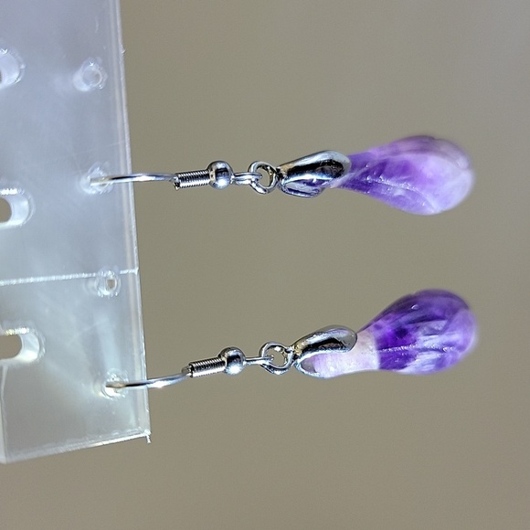 1 Pair Amethyst Natural Gemstone Bud Flower Carved Bead Gold Tone Earrings NEW - Picture 3 of 6